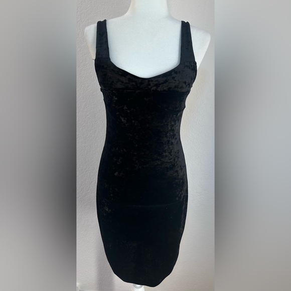⭐️ Cheap Monday Crushed Black Velvet Midi Dress Size Small - Picture 1 of 7